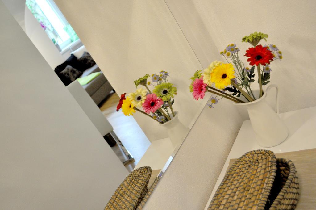 Ferienwohnung Im Univiertel Mit Garten Graz Exterior foto